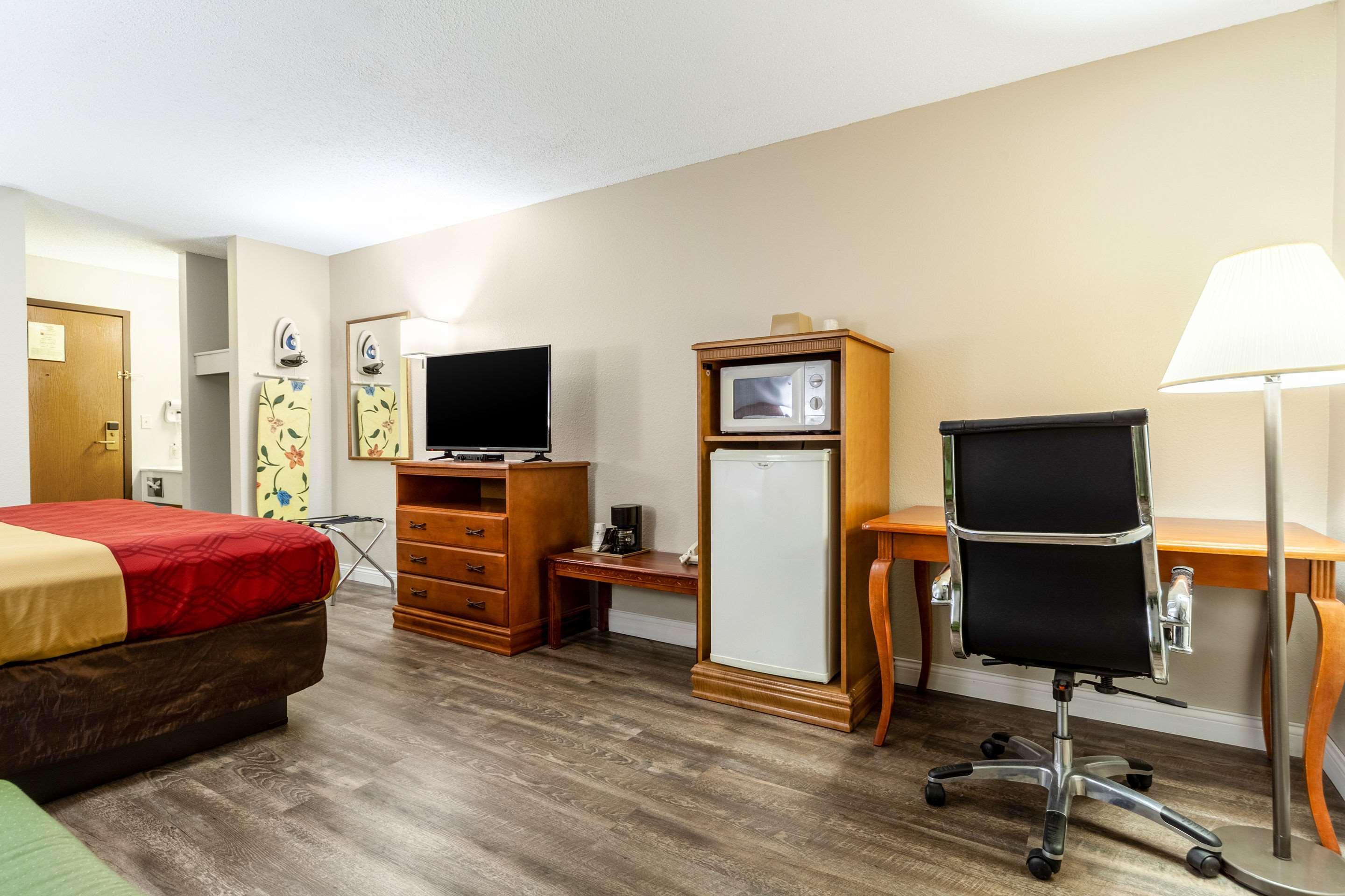 Econo Lodge Lincoln Eksteriør billede